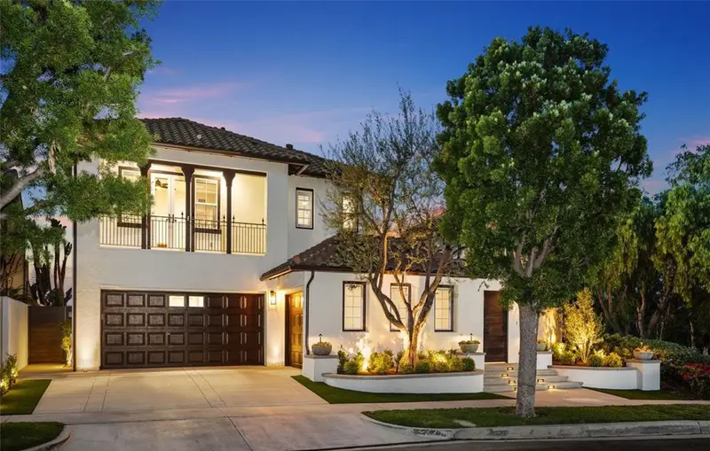 All Seasons Landscape Design, Hardscape, Synthetic Turf, Lighting, Garden & Planting project in Orange County
